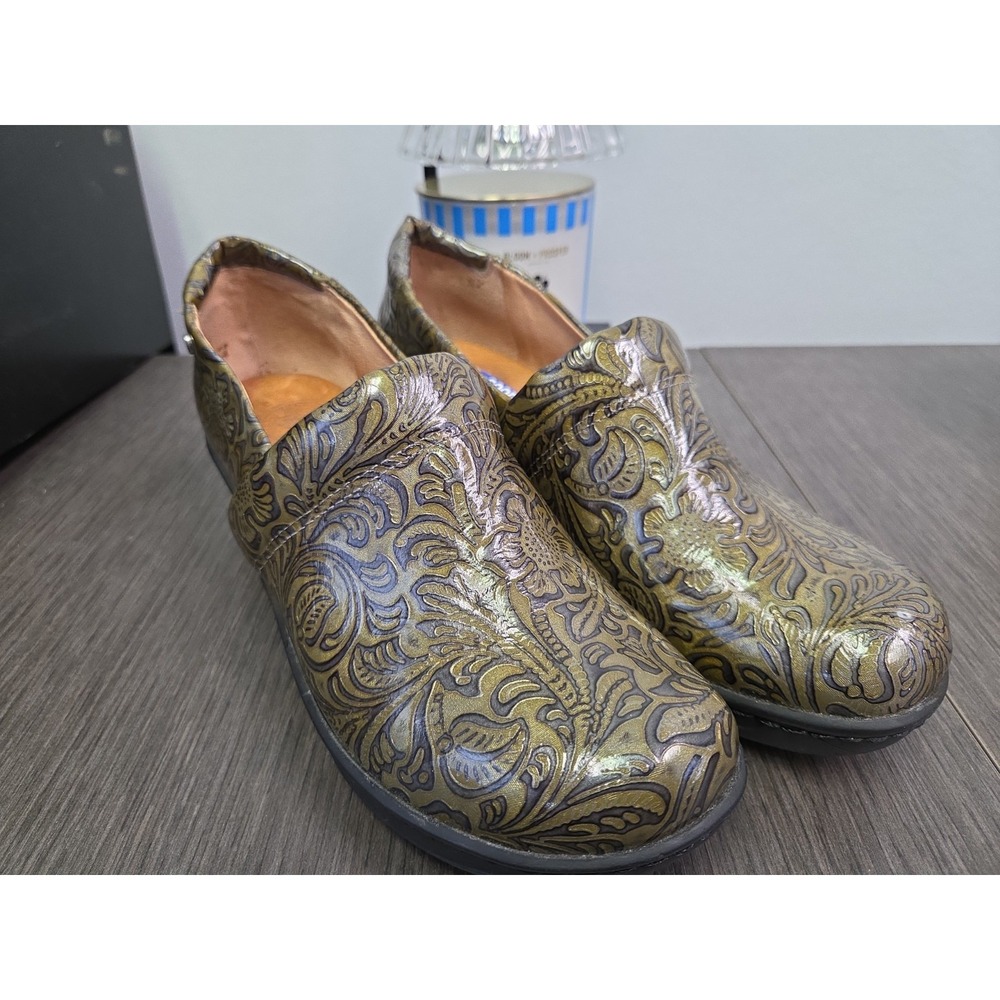 Nurture Perry 9.5M Green Embossed Leather Clogs Comfort Utility Shoes‎ Mule